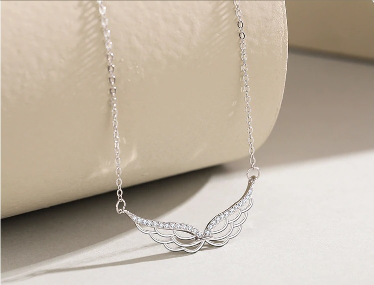 Exquisite 925 Sterling Silver Zirconia Angel Wings Pendant Necklace
