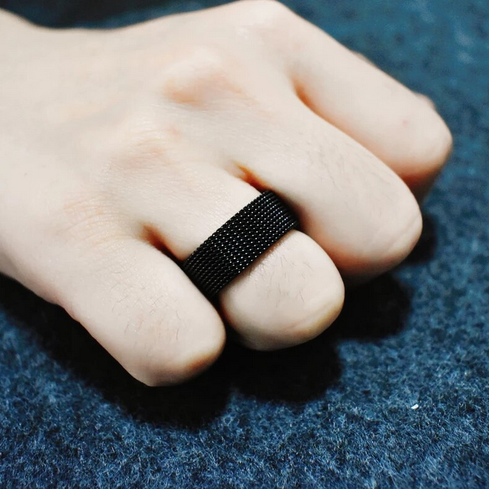 Men’s 10mm 316L Stainless Steel Modern Mesh Ring - Image 5