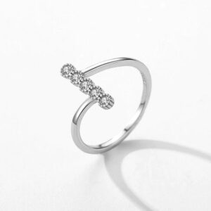 Delicate 925 Sterling Silver Zircon Twist Pointer Ring