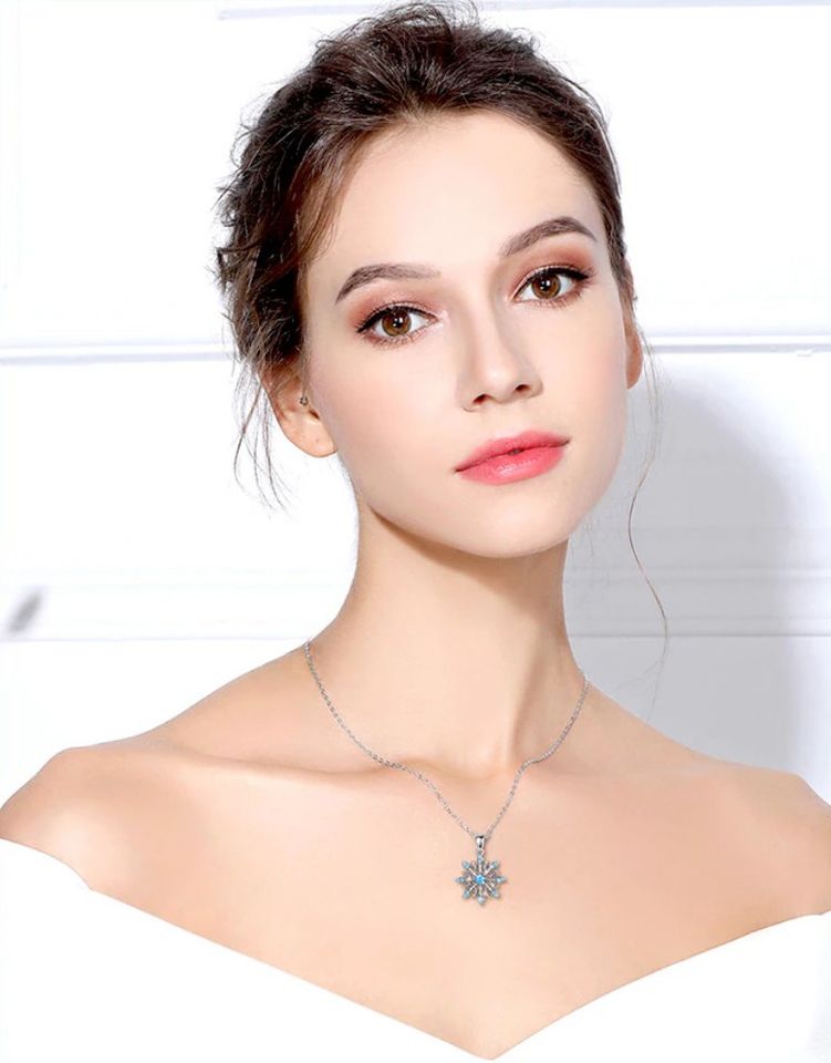 Exquisite 925 Sterling Silver Blue/White Crystal Snowflake Pendant Necklace - Image 3