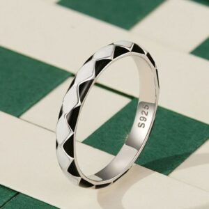 Platinum 925 Sterling Silver Retro Diamond Pattern Luxury Ring