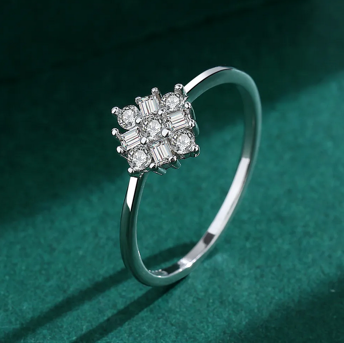 Luxurious 18K 925 Sterling Silver Dazzling Crystal Flower Ring - Image 6