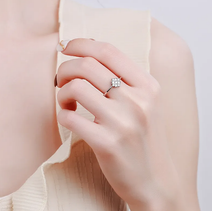 Luxurious 18K 925 Sterling Silver Dazzling Crystal Flower Ring - Image 4