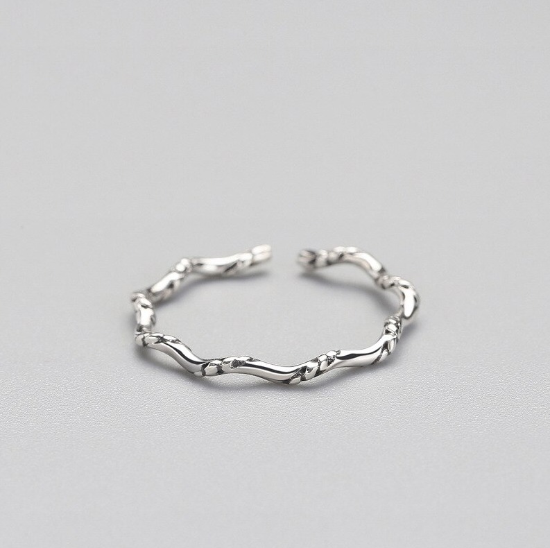 Vintage 925 Sterling Silver Fine Wave Pattern Adjustable Ring (Size 3-5) - Image 2