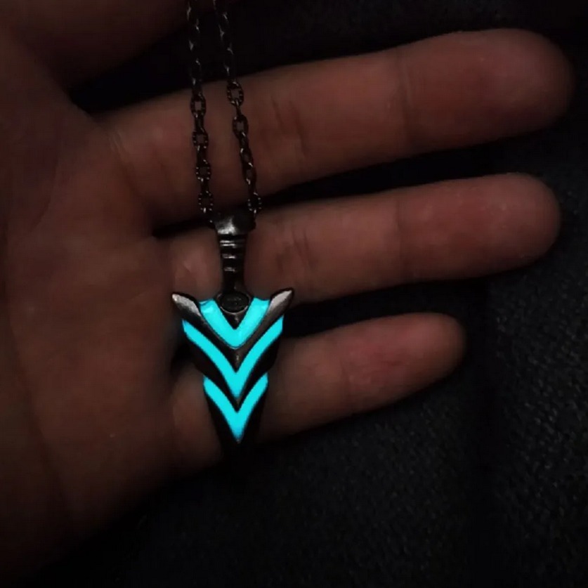 Retro Luminous (Glow in the Dark) Arrow Speartip Pendant Necklace - Image 2