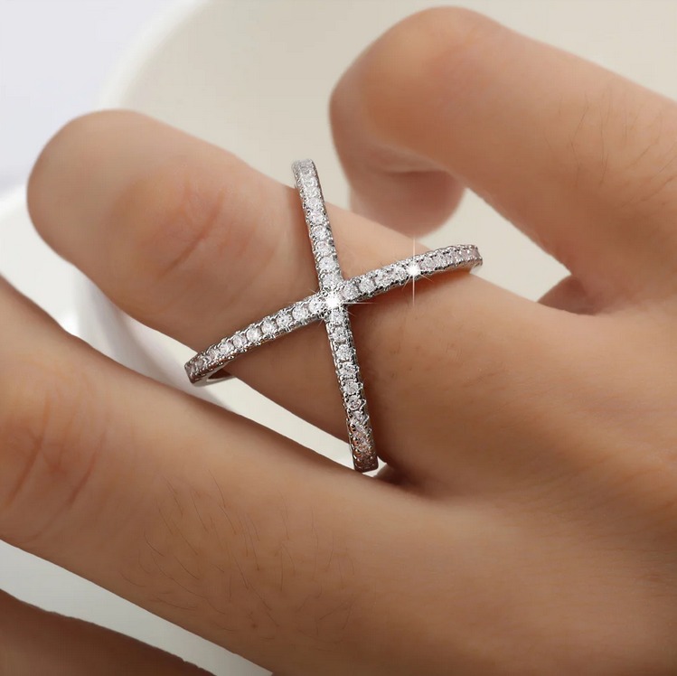 Exquisite Silver Plated X Crossover Sparkling Zirconia Ring - Image 2
