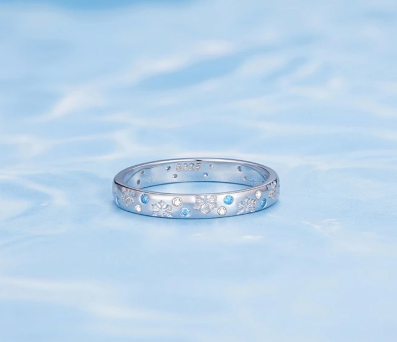 Platinum 925 Sterling Silver Elegant Blue & White Snowflakes Ring - Image 3