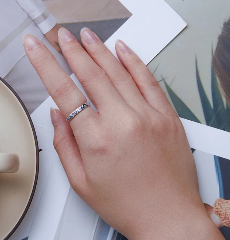 Platinum 925 Sterling Silver Elegant Blue & White Snowflakes Ring - Image 4