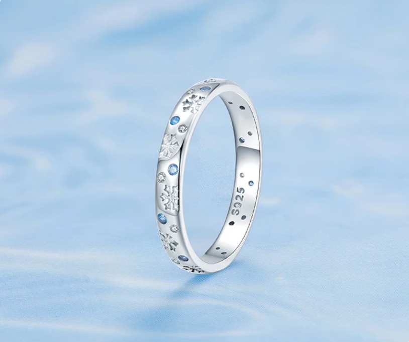 Platinum 925 Sterling Silver Elegant Blue & White Snowflakes Ring