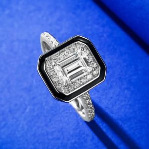 Exquisite 925 Sterling Silver Luxury A5 Emerald Cut Zircon Ring