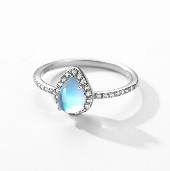 Luxury 925 Sterling Silver Elegant Blue Flame Moonstone Ring