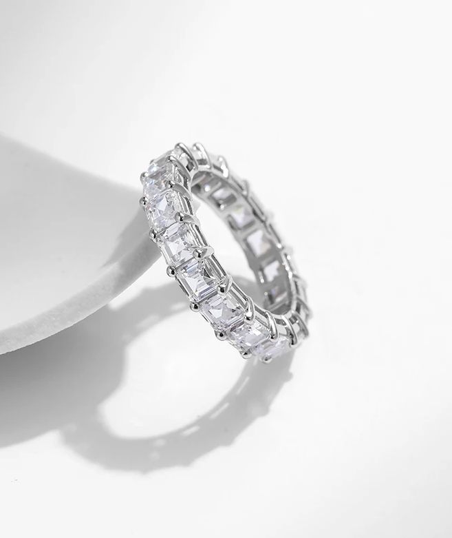 Luxury 925 Sterling Silver Exquisite Princess Cut Dazzling A5 Zirconia Ring