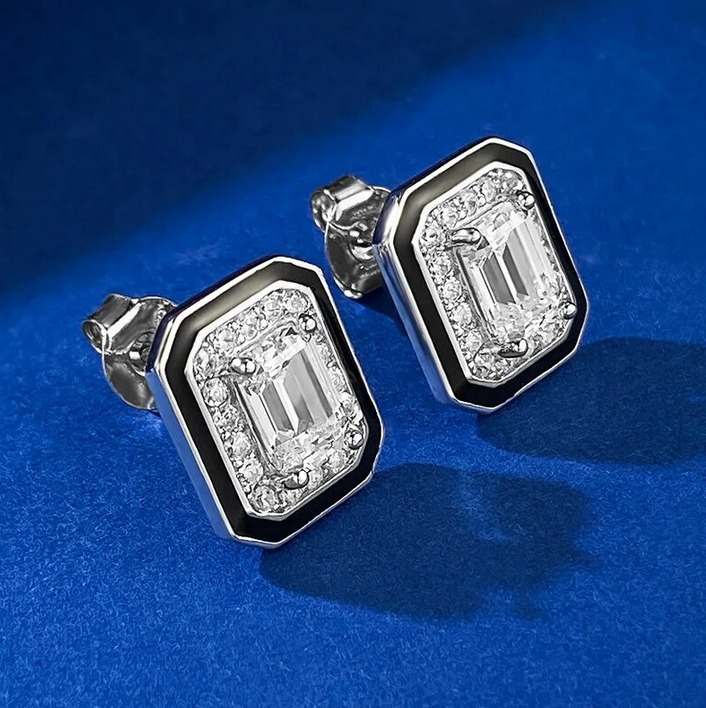 Exquisite 925 Sterling Silver Luxury Emerald Cut A5 Zirconia Stud Earings - Image 2