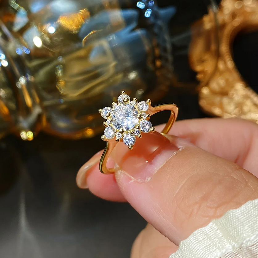 Exquisite 18K 925 Sterling Silver Zircon Snowflakes Luxury Ring - Image 6