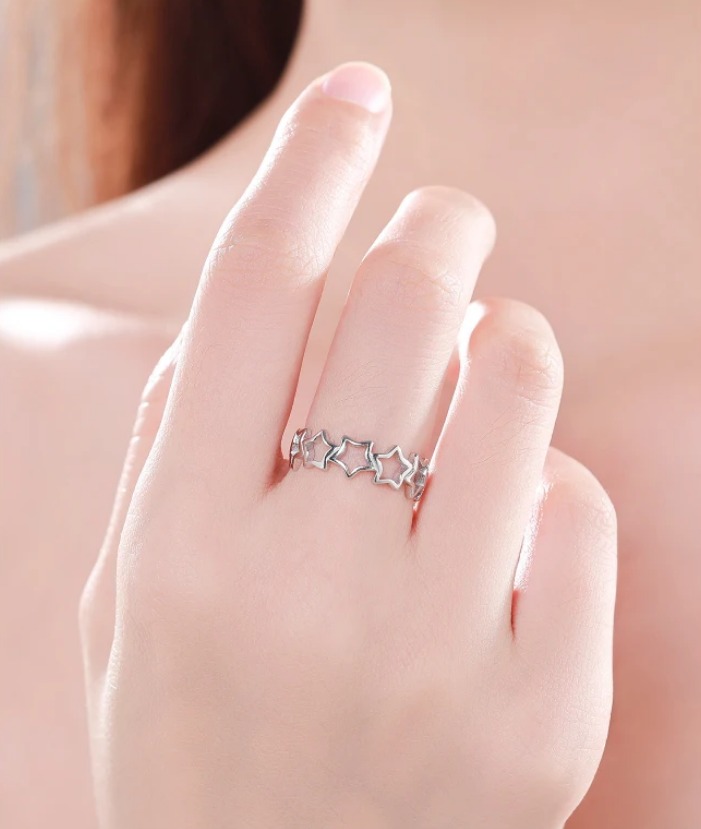 Exquisite 925 Sterling Silver Creative Design Hollow Star Ring - Image 3