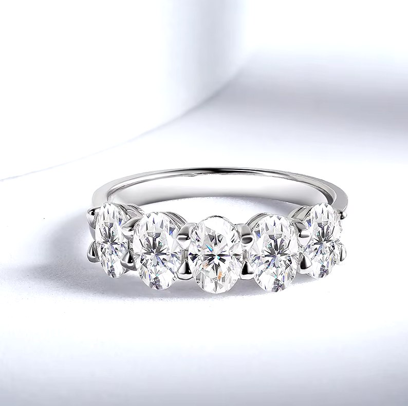 Exquisite 925 Sterling Silver 2.5CT Oval Cut Full Moissanite Eternity Ring